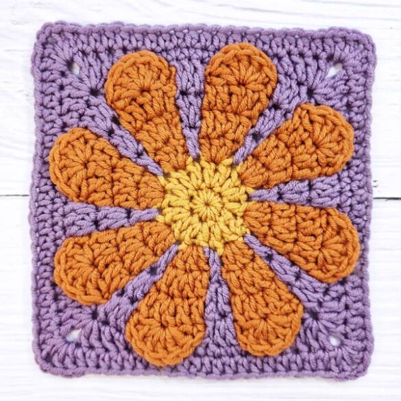 How to Crochet a Retro Daisy Granny Square