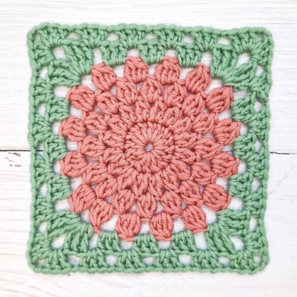 How to crochet a petal burst garnny square