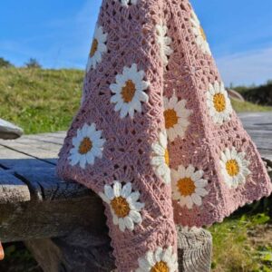 Crochet Daisy Granny Square Baby Blanket